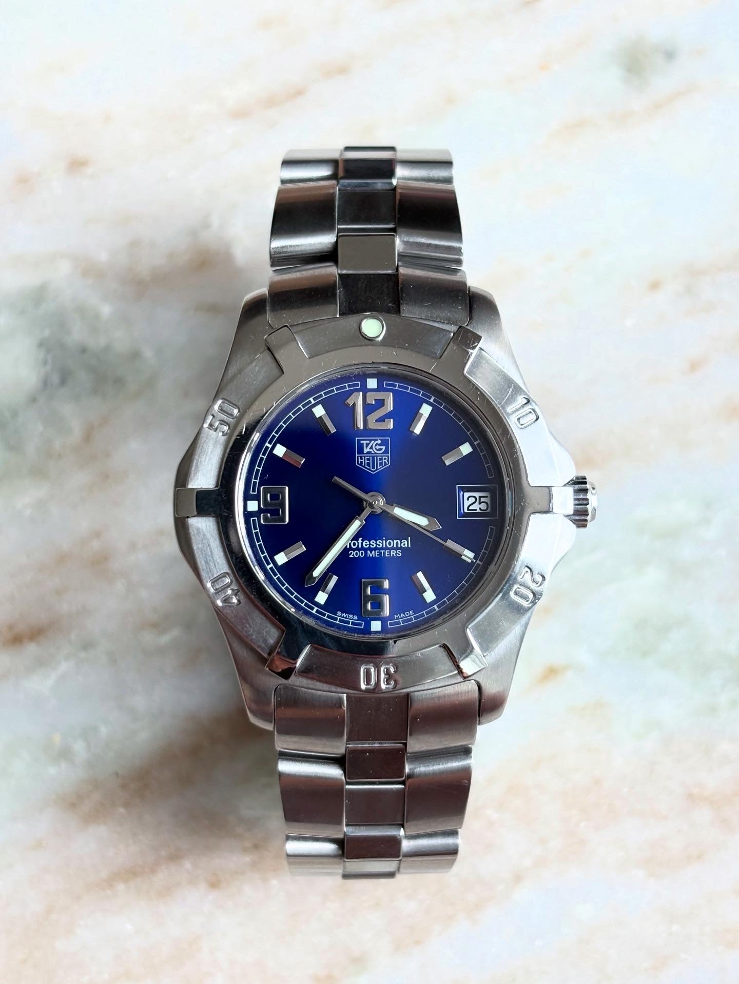 Tag Heuer 2000 Exclusive: 38mm Quartz Men’s Watch