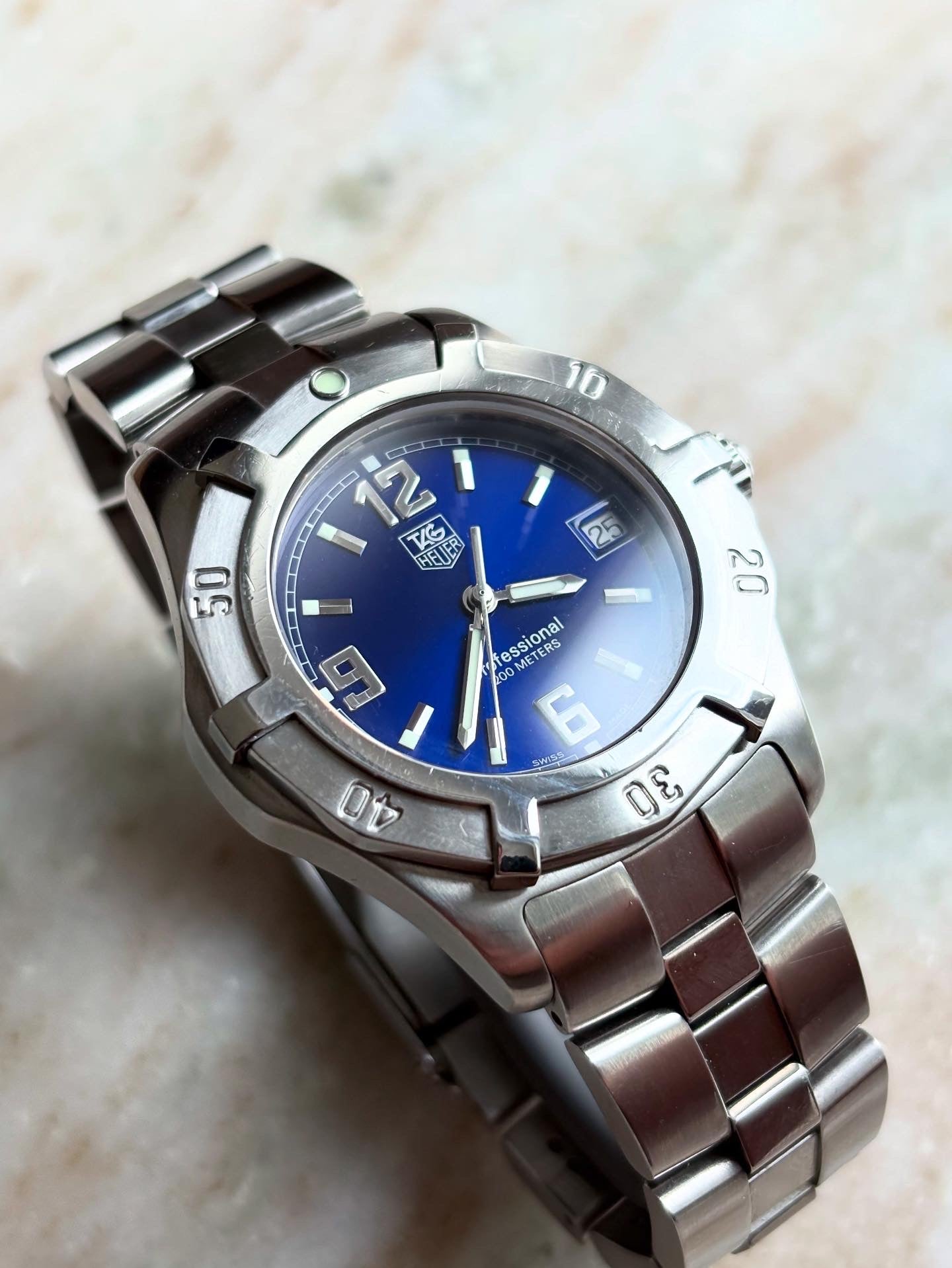 Tag Heuer 2000 Exclusive: 38mm Quartz Men’s Watch