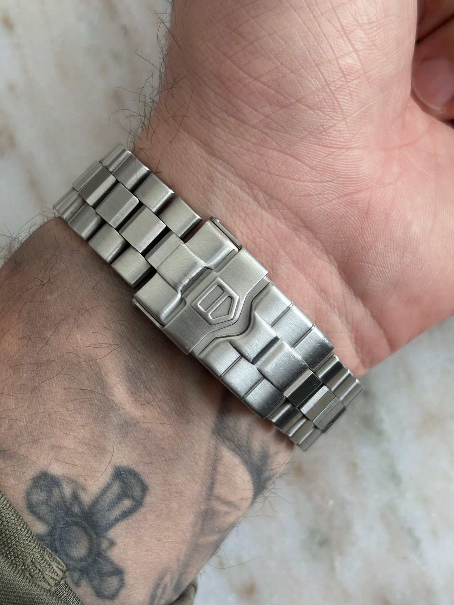 Tag Heuer 2000 WM1111 38mm full size Men’s Watch