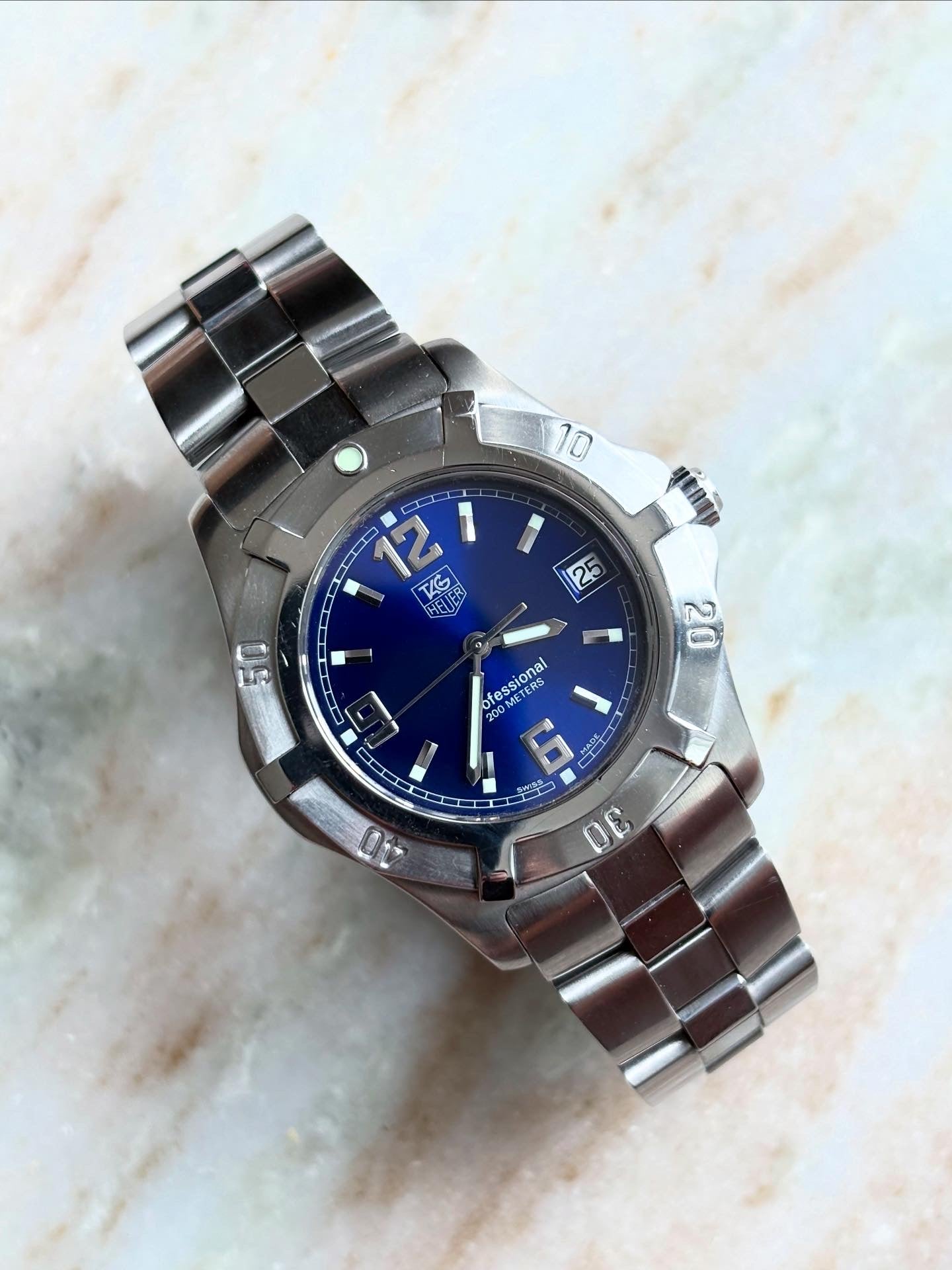 Tag Heuer 2000 Exclusive: 38mm Quartz Men’s Watch