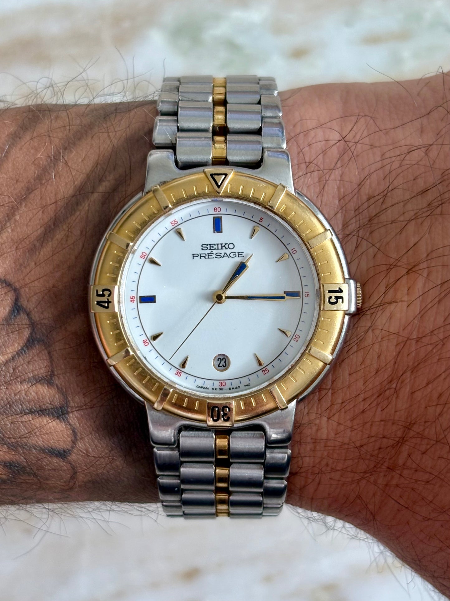 Seiko Présage Quartz: 1990 Vintage men’s watch