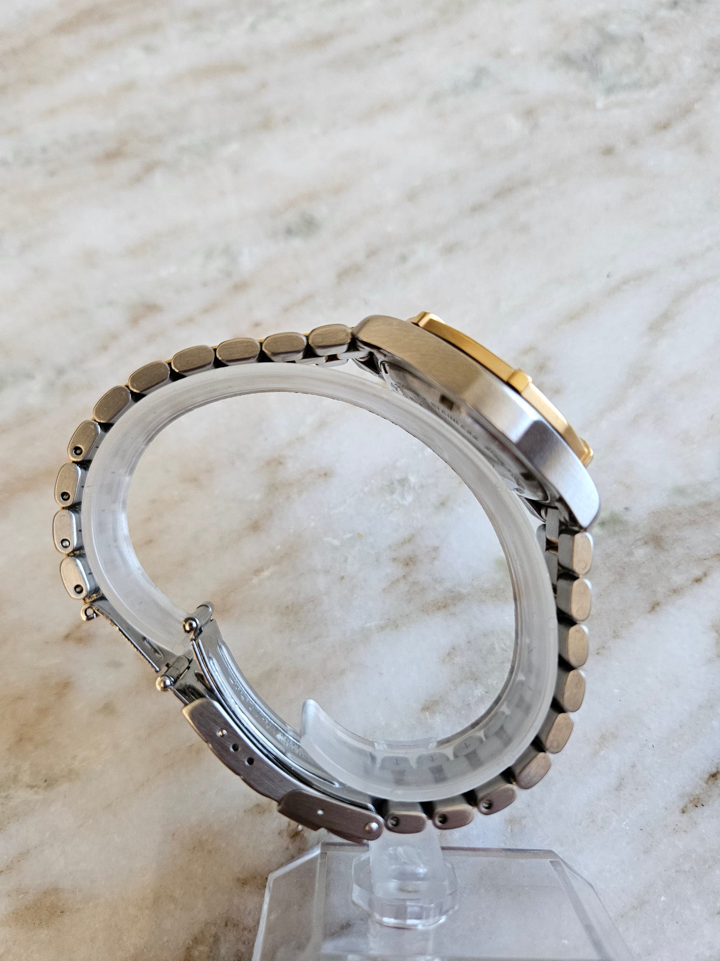 Tag Heuer 2000 Mid-size WK1221 Quartz Watch