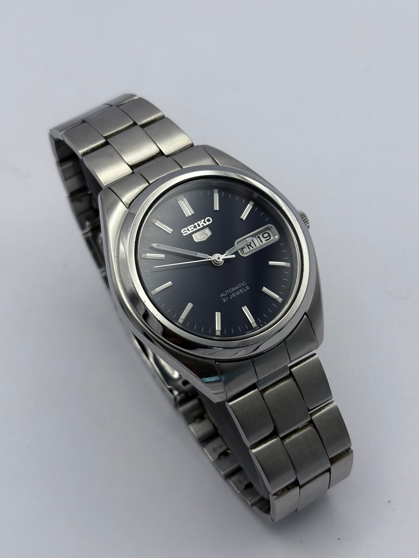 Seiko 5 Automatic men’s vintage watch midnight blue dial.