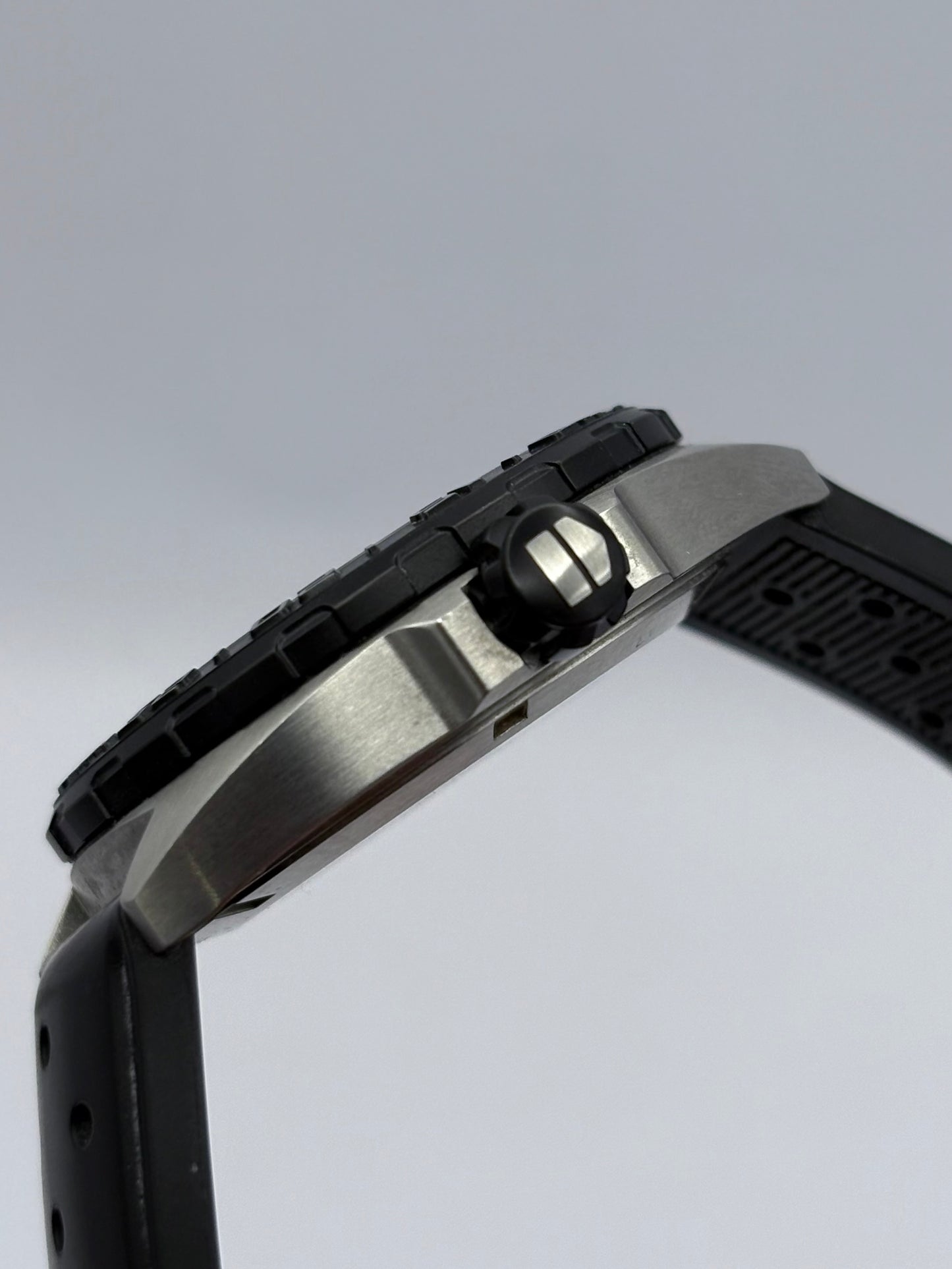 Tag Heuer Formula 1: WAZ1110 43mm Quartz men’s watch