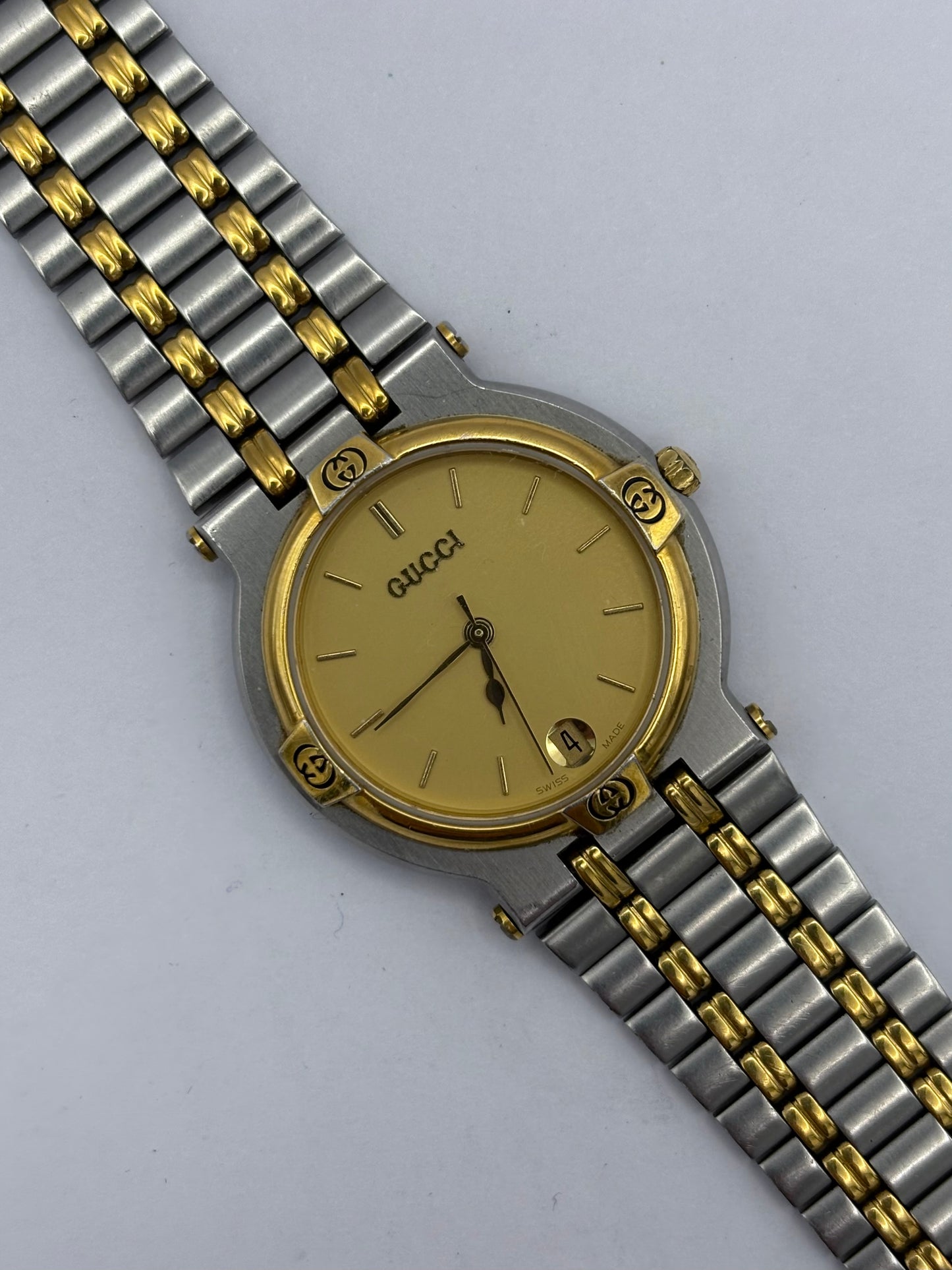 Gucci 9000M 1990s vintage men’s/Unisex watch