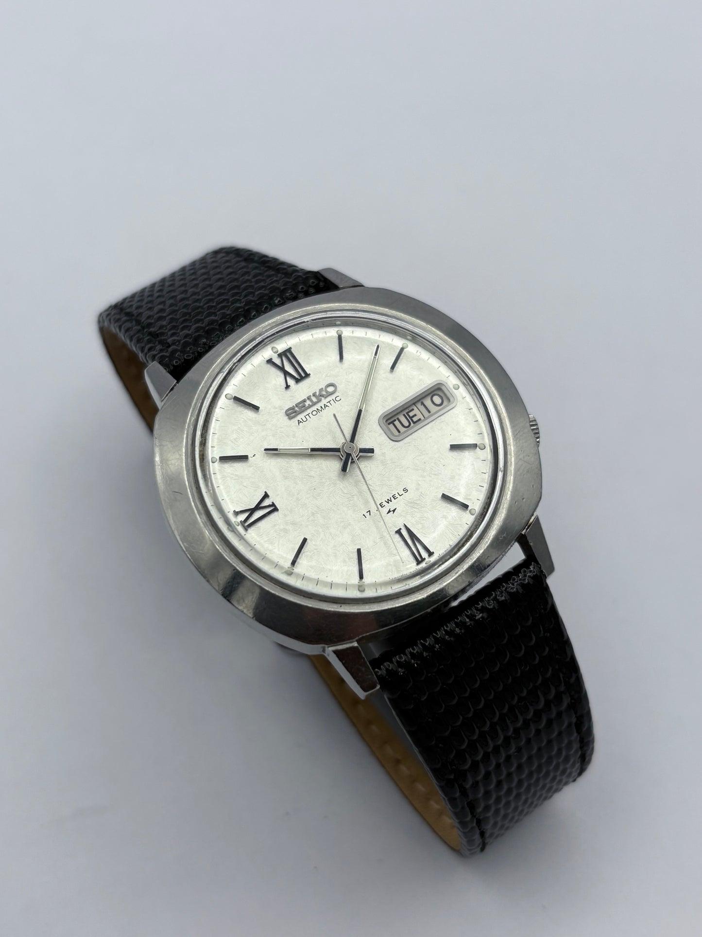 Seiko snowflake dial ref:7009-8030
