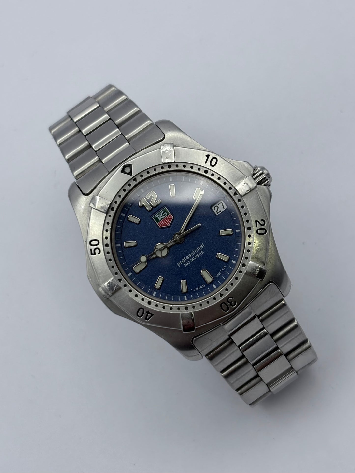 Tag Heuer 2000 38mm full size men’s quartz watch.