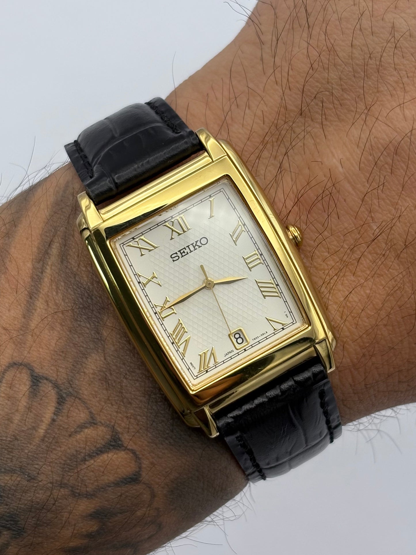 Seiko Tank Quartz Men’s Watch: Dated Feb 2004