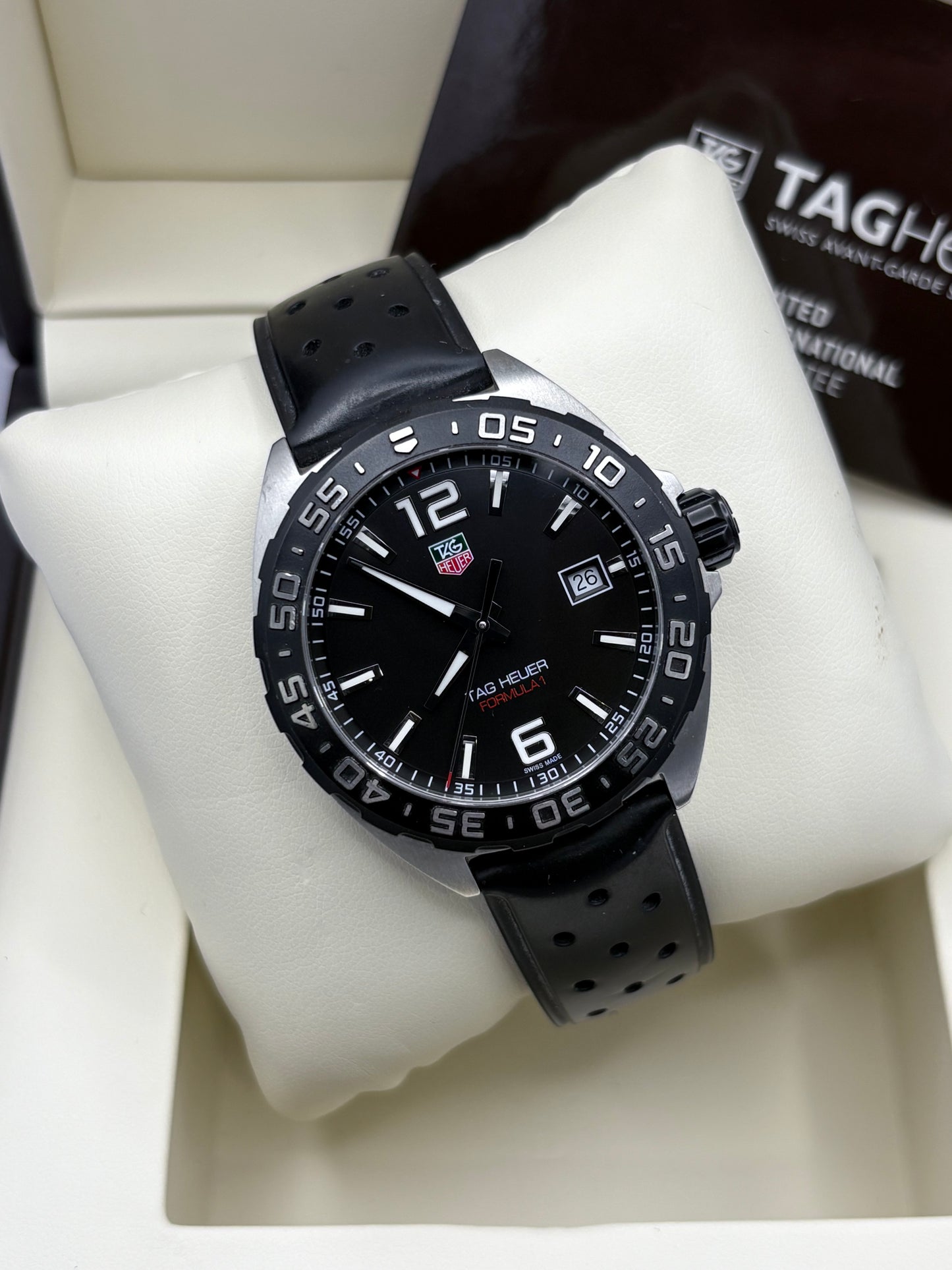 Tag Heuer Formula 1: WAZ1110 43mm Quartz men’s watch