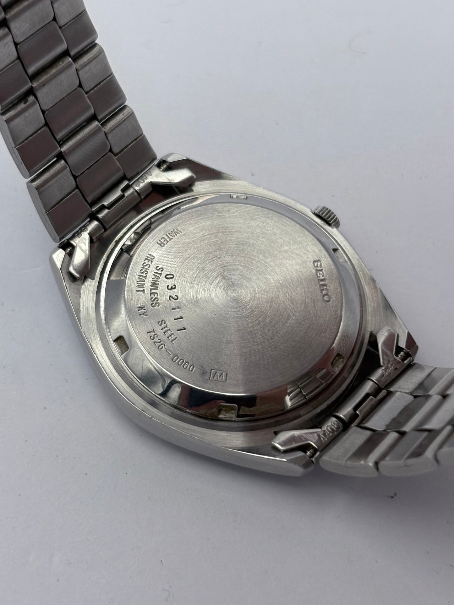 Seiko 5 Automatic men’s vintage watch midnight blue dial.