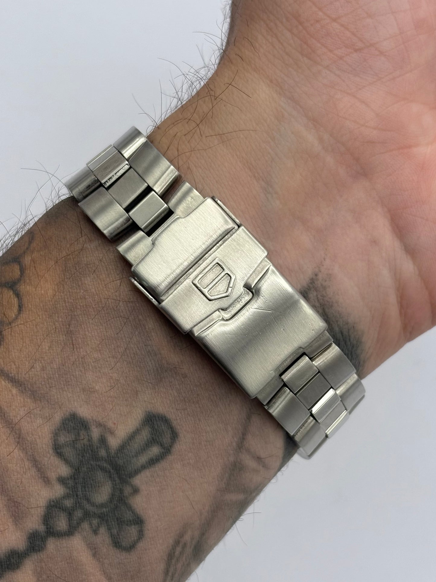 Tag Heuer 2000 Exclusive men’s quartz watch