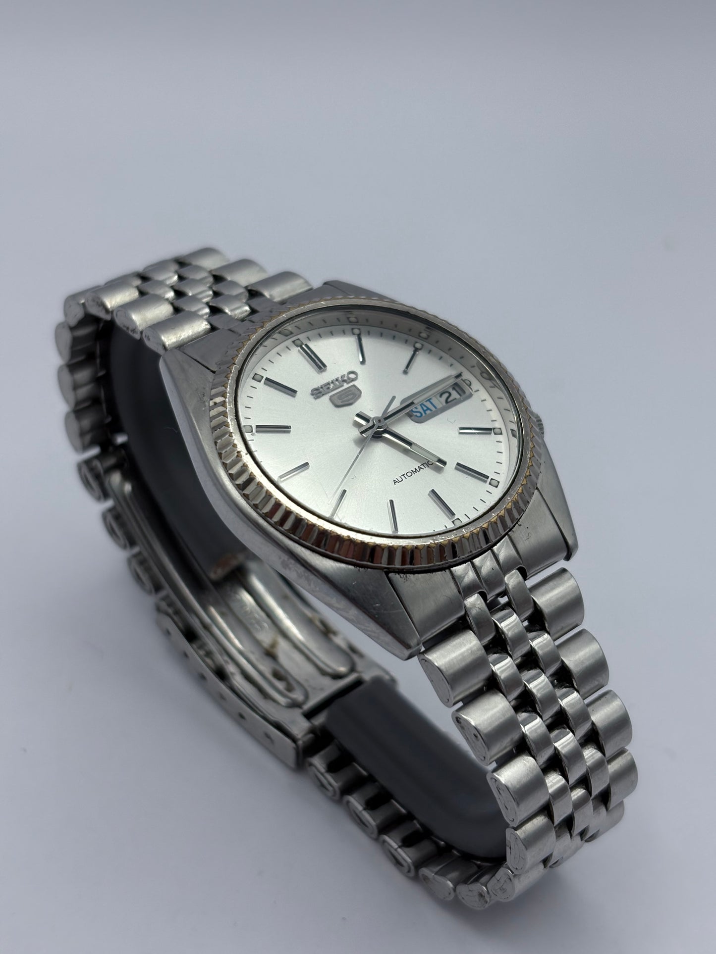 Seiko Dolce 1990 quarts men’s/unisex dress watch.