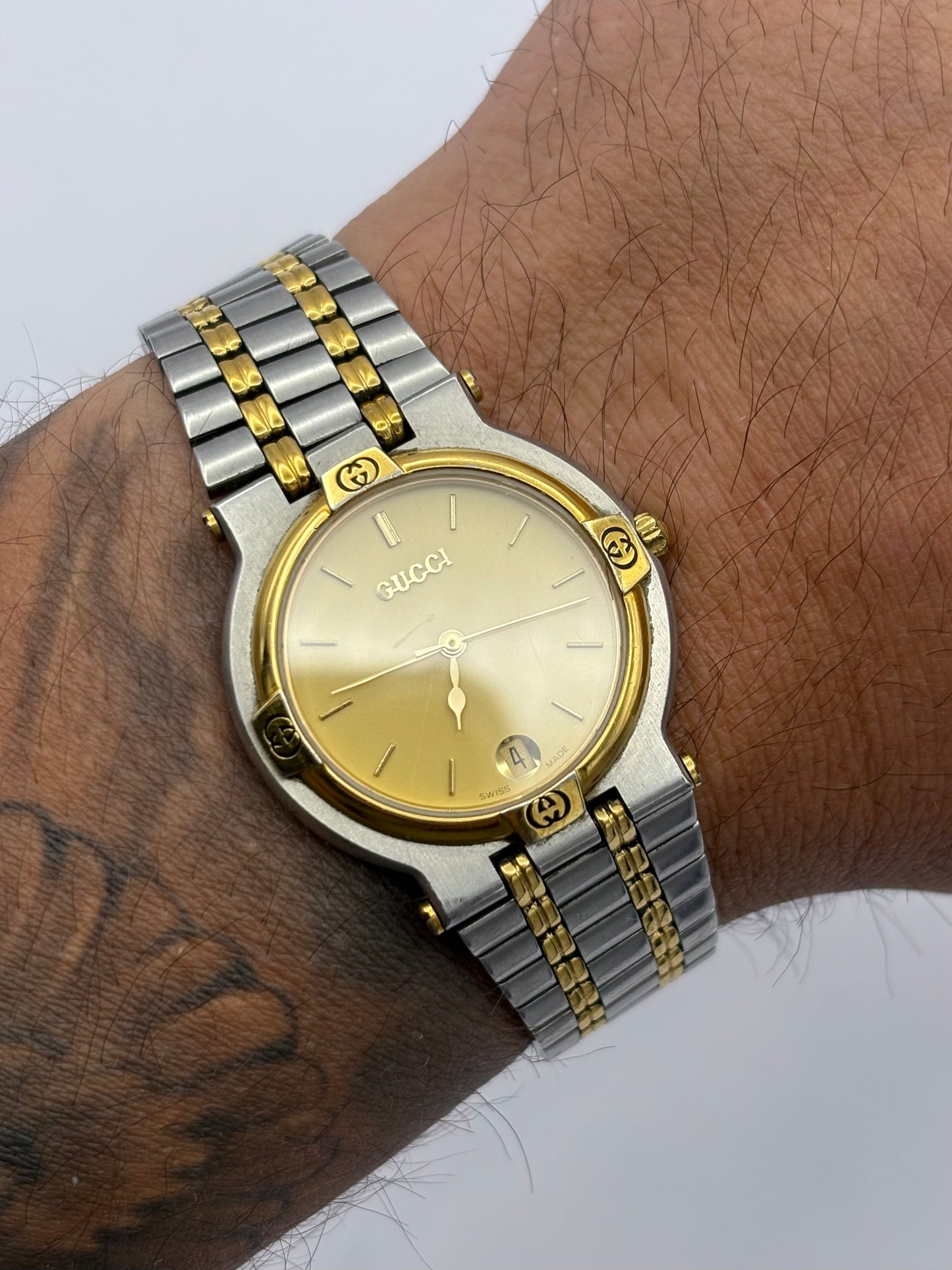 Gucci 9000M 1990s vintage men’s/Unisex watch