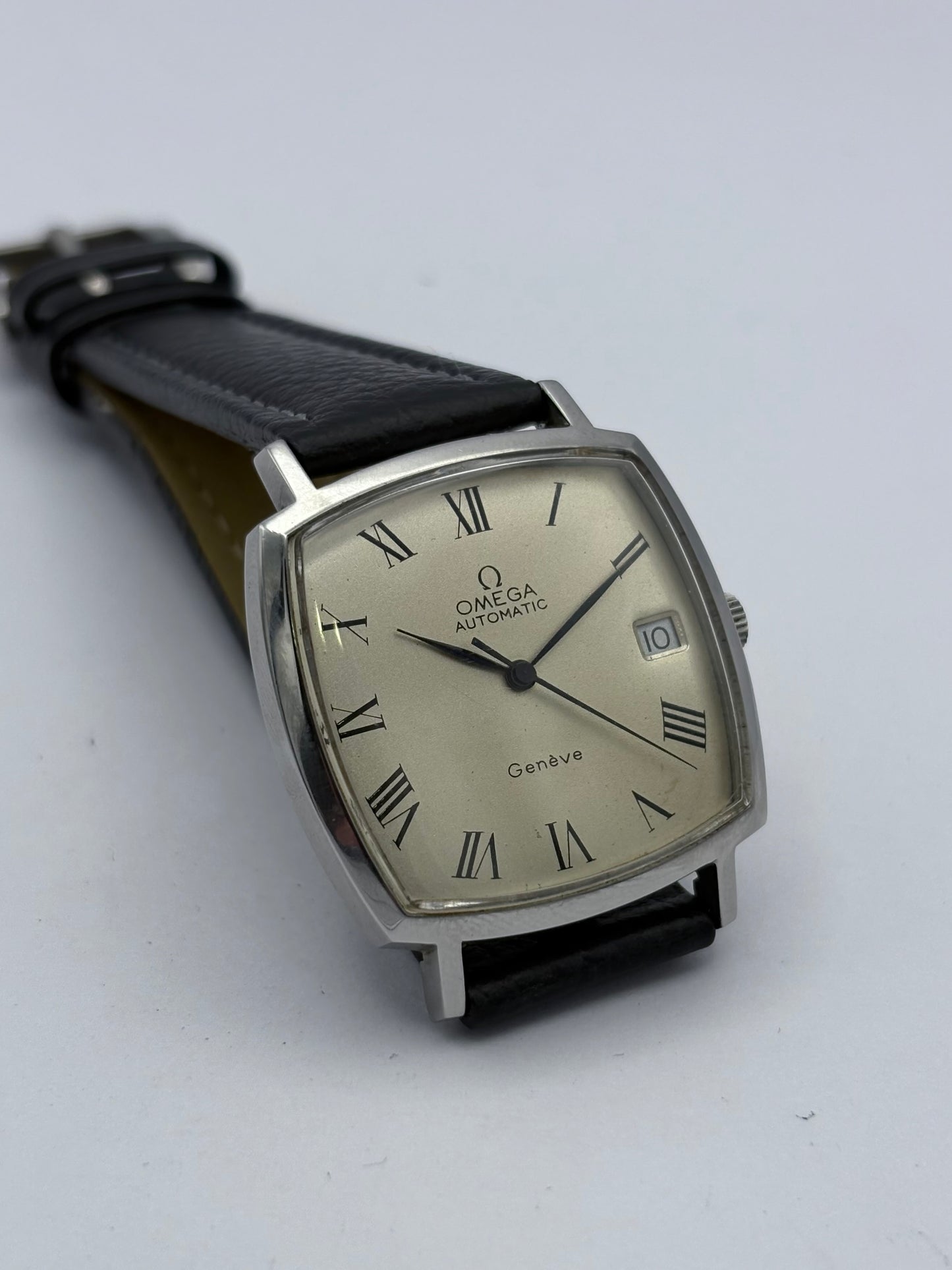 Omega Genéve 1970s automatic vintage watch