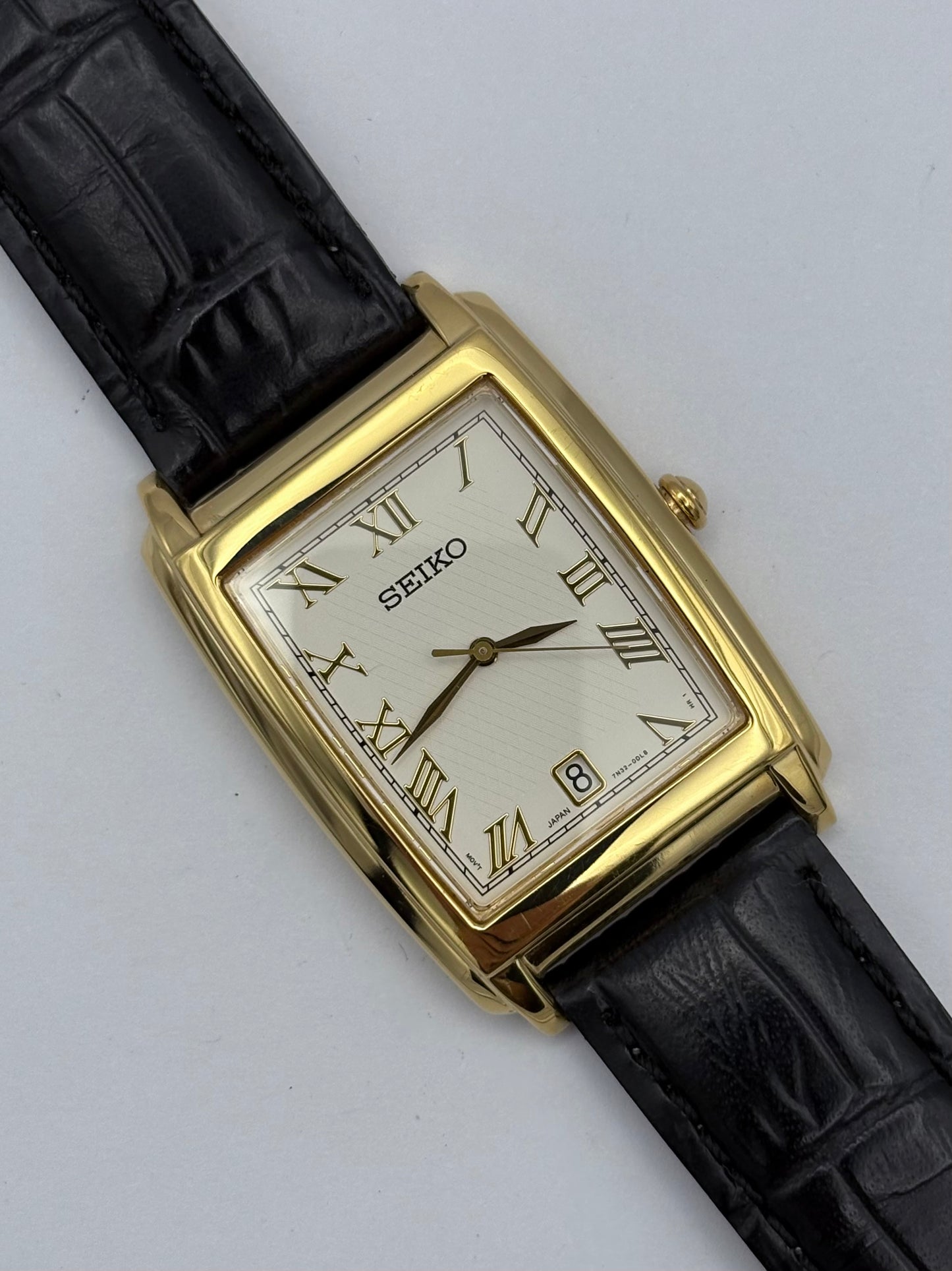 Seiko Tank Quartz Men’s Watch: Dated Feb 2004