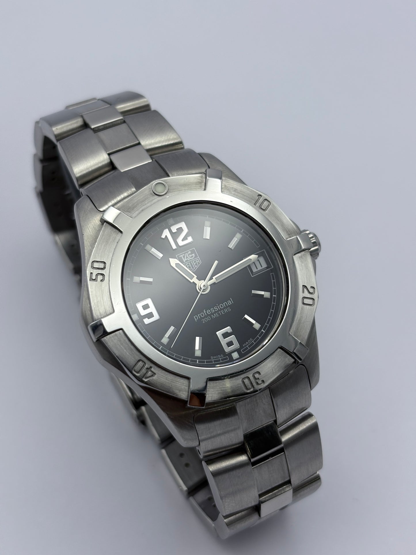 Tag Heuer 2000 Exclusive 38mm men’s quartz watch
