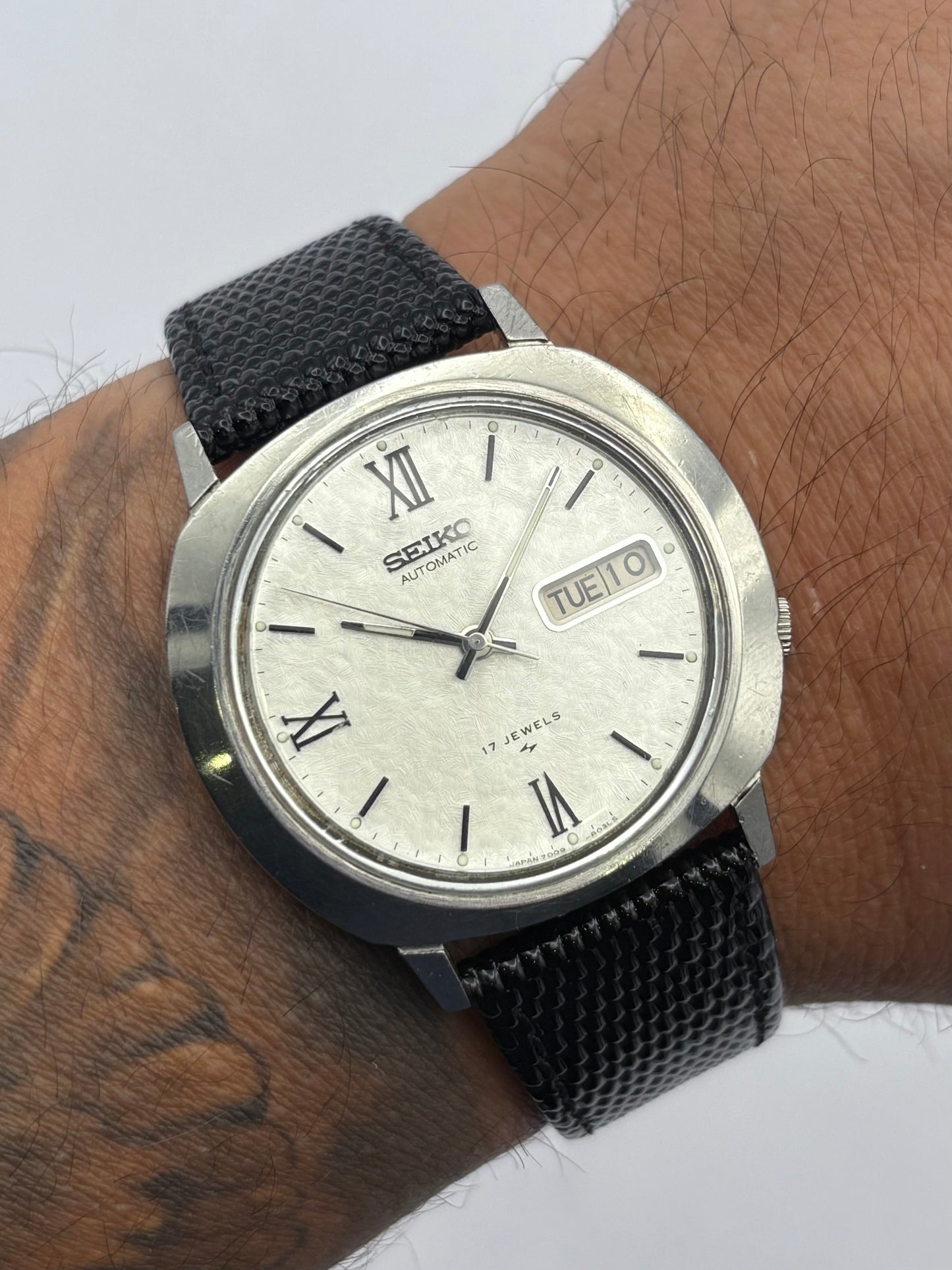 Seiko snowflake dial ref:7009-8030