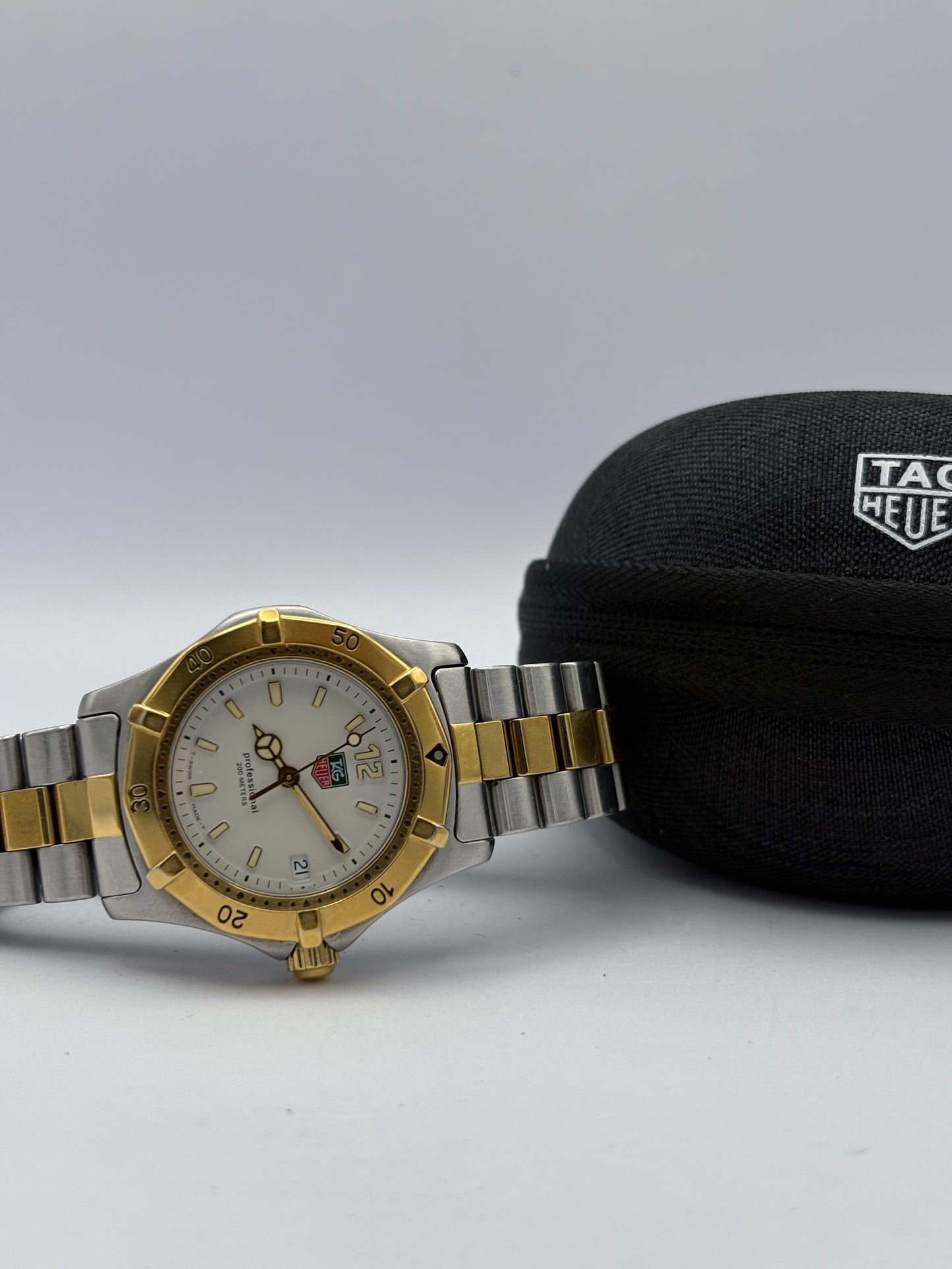 Tag Heuer 2000 mid size 35mm quartz men’s/unisex watch