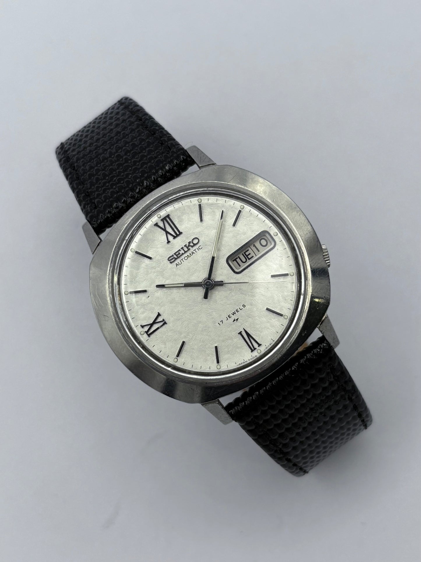 Seiko snowflake dial ref:7009-8030