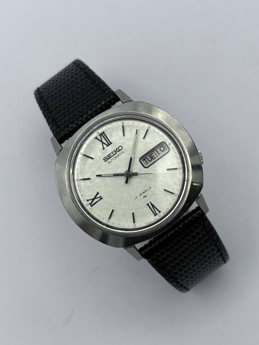 Seiko snowflake dial ref:7009-8030