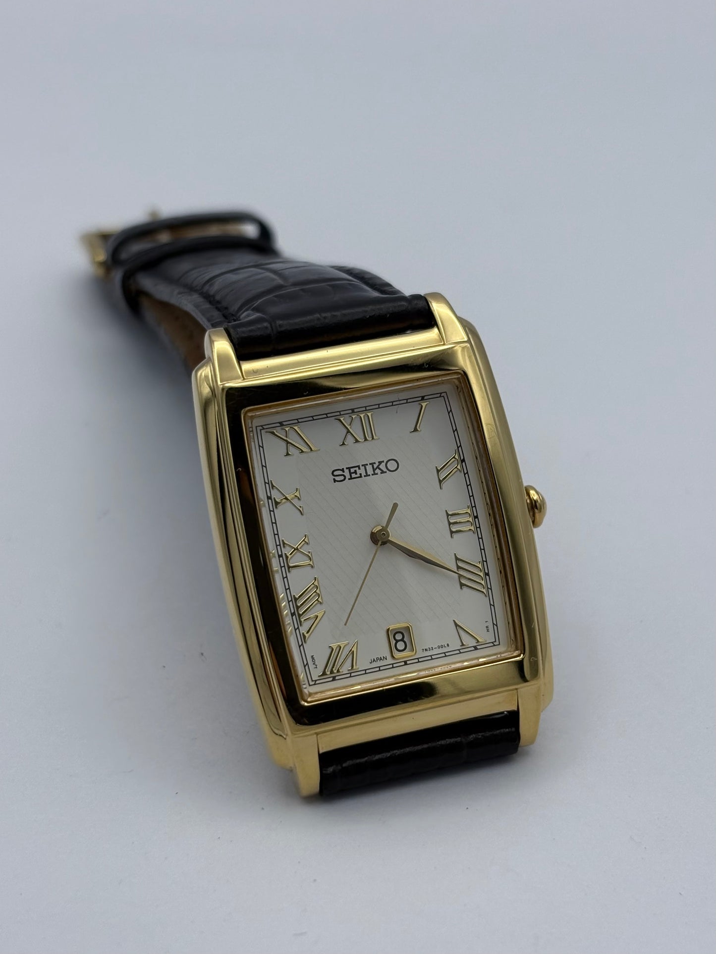 Seiko Tank Quartz Men’s Watch: Dated Feb 2004