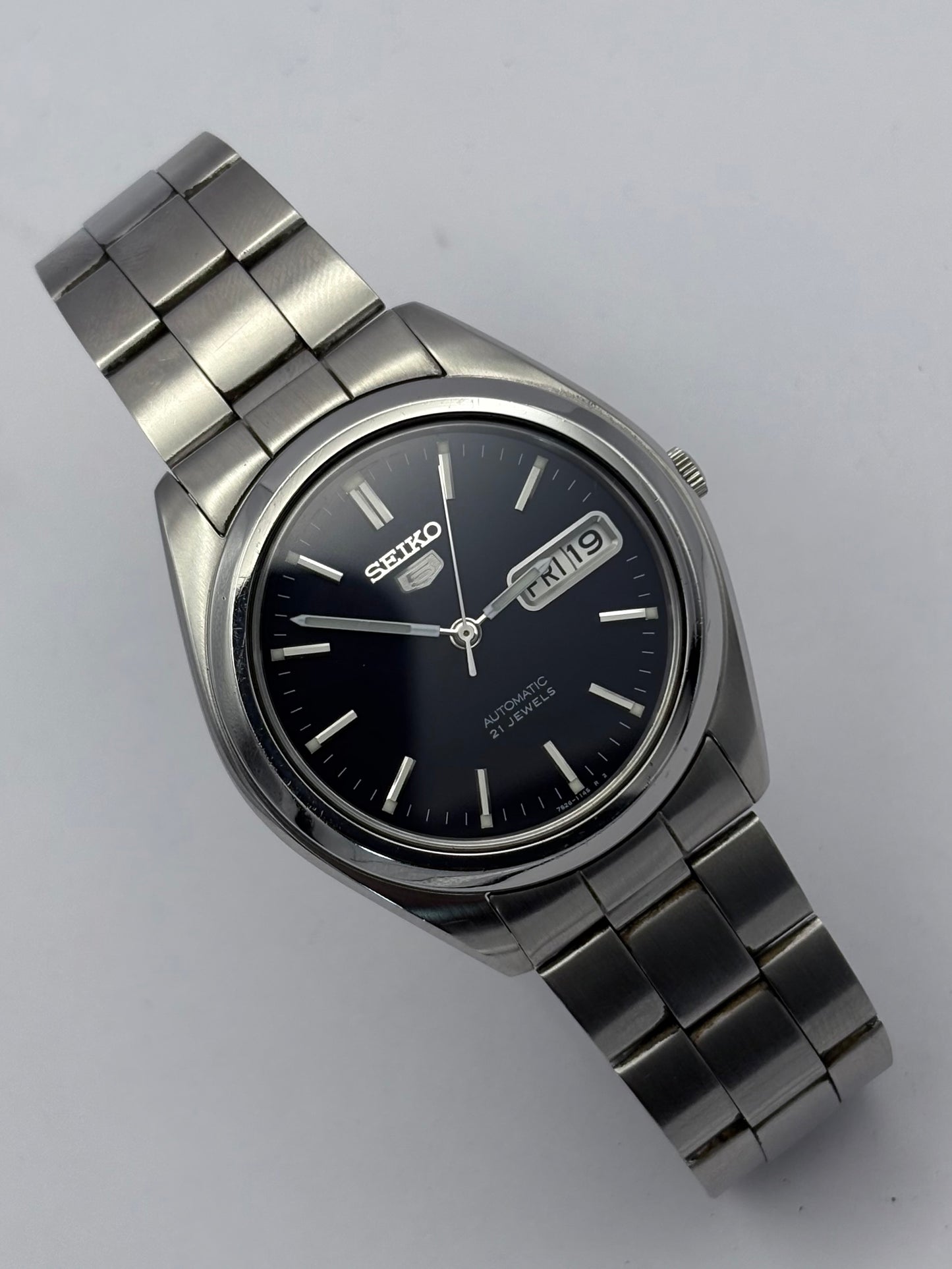 Seiko 5 Automatic men’s vintage watch midnight blue dial.
