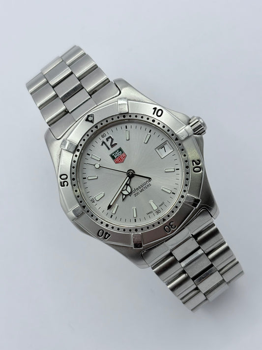 Tag Heuer 2000 WK1112-0: Full size 38mm men’s quartz watch