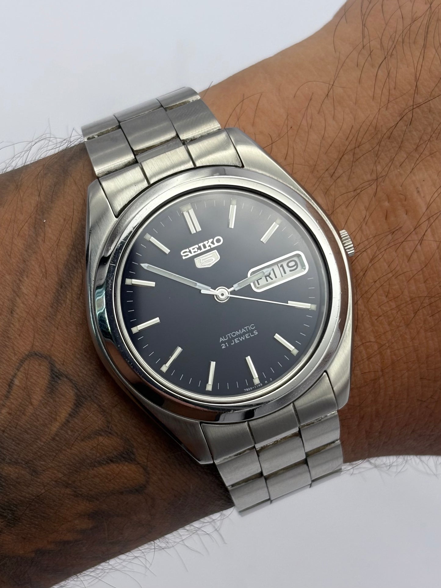 Seiko 5 Automatic men’s vintage watch midnight blue dial.