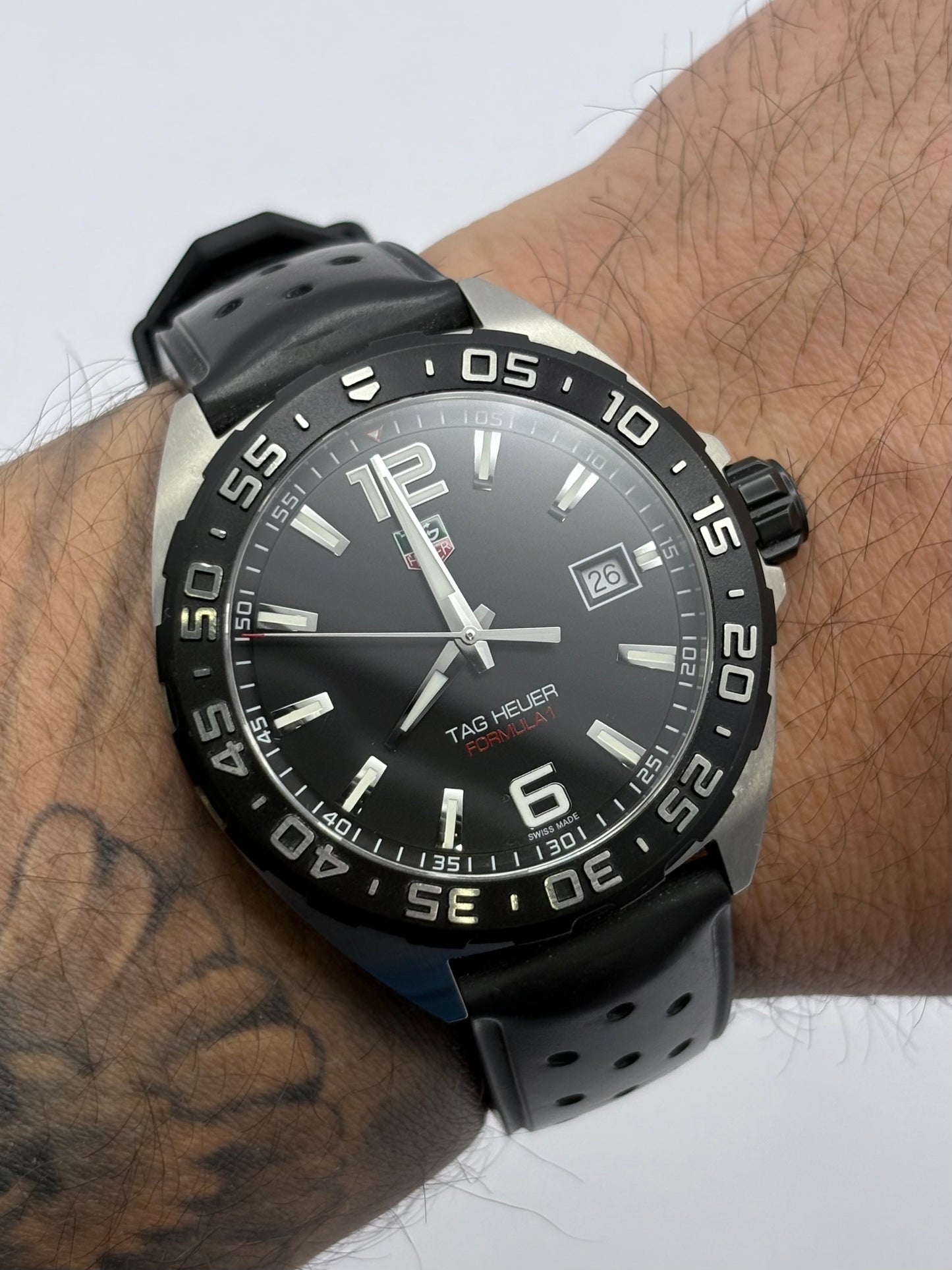 Tag Heuer Formula 1: WAZ1110 43mm Quartz men’s watch