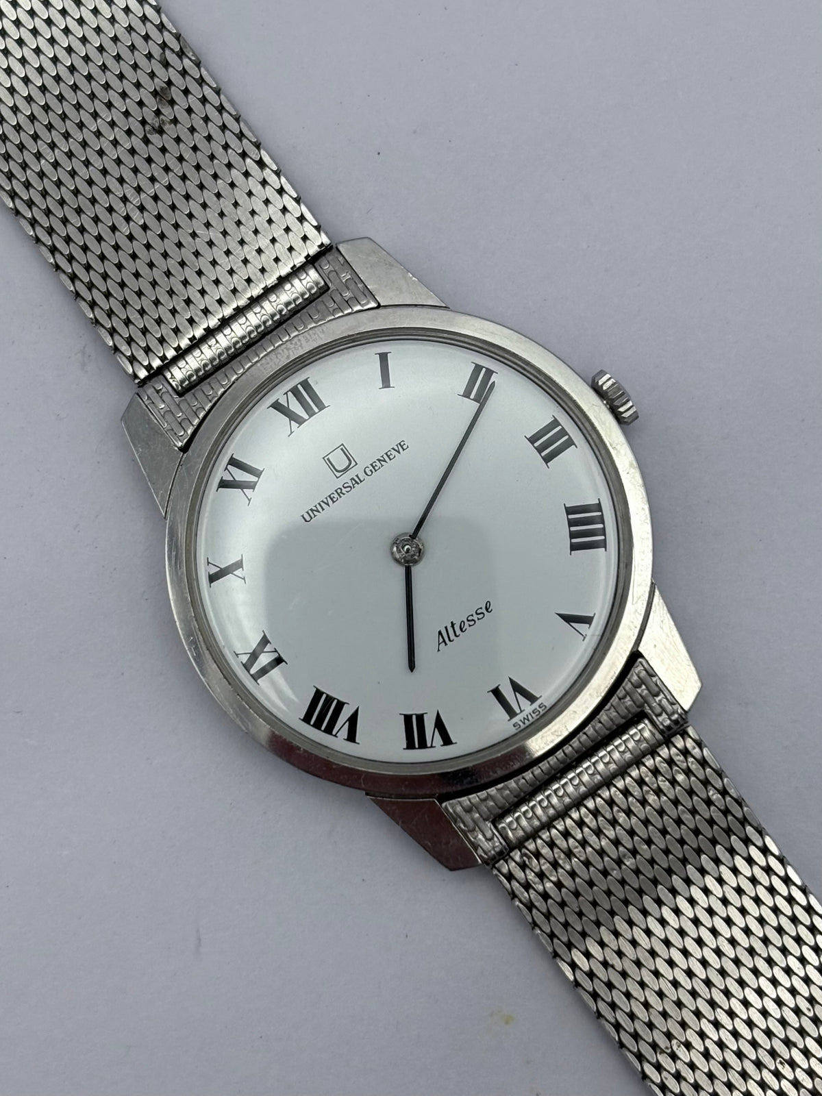 Universal Geneve Altesse Manual wind vintage watch