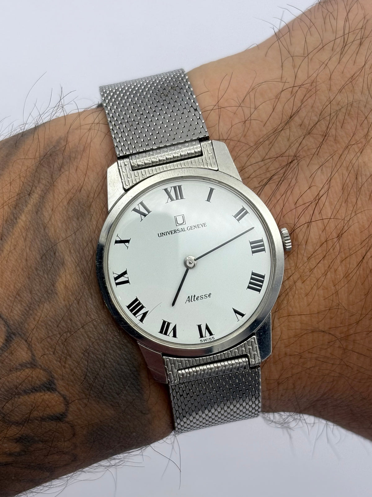 Universal Geneve Altesse Manual wind vintage watch
