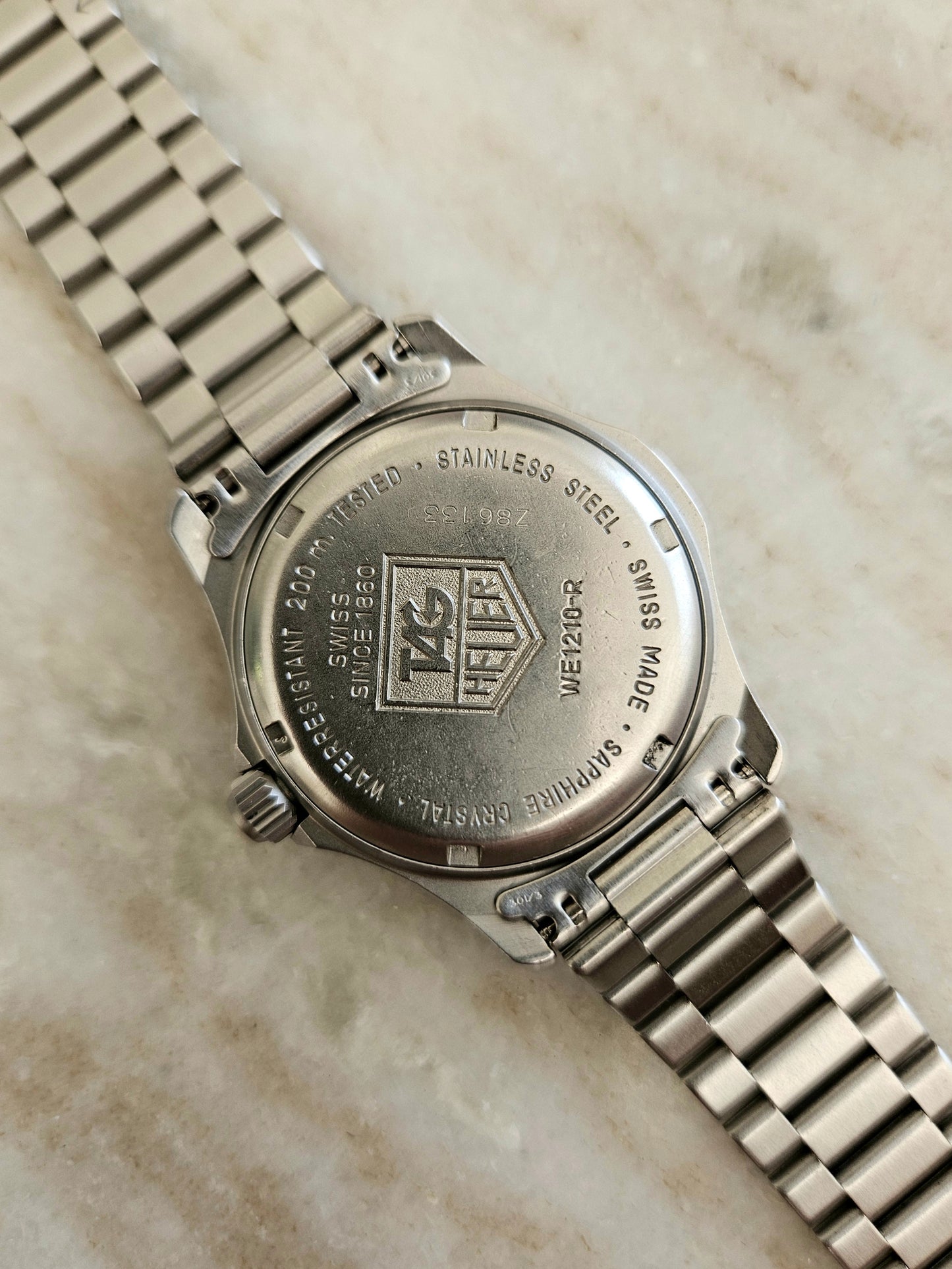 Tag Heuer 2000 WE1210-R Quartz Midsize Watch.