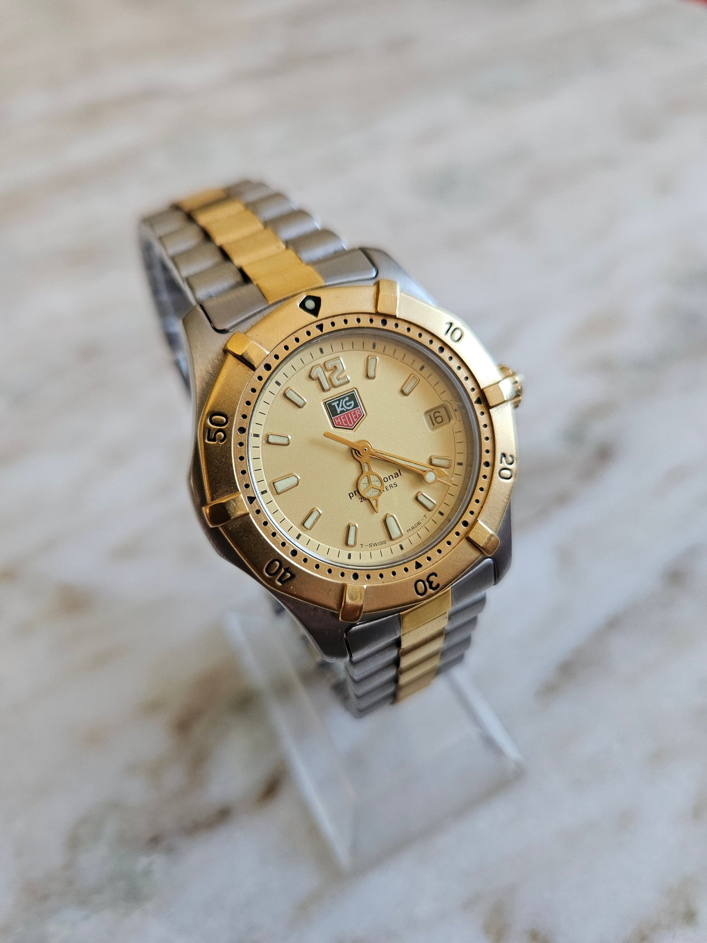 Tag Heuer 2000 Mid-size WK1221 Quartz Watch