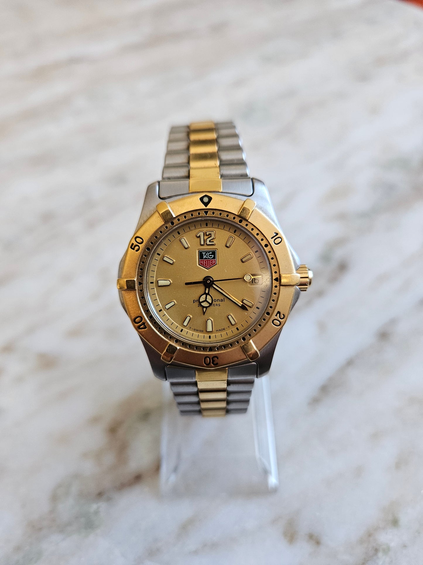 Tag Heuer 2000 Mid-size WK1221 Quartz Watch
