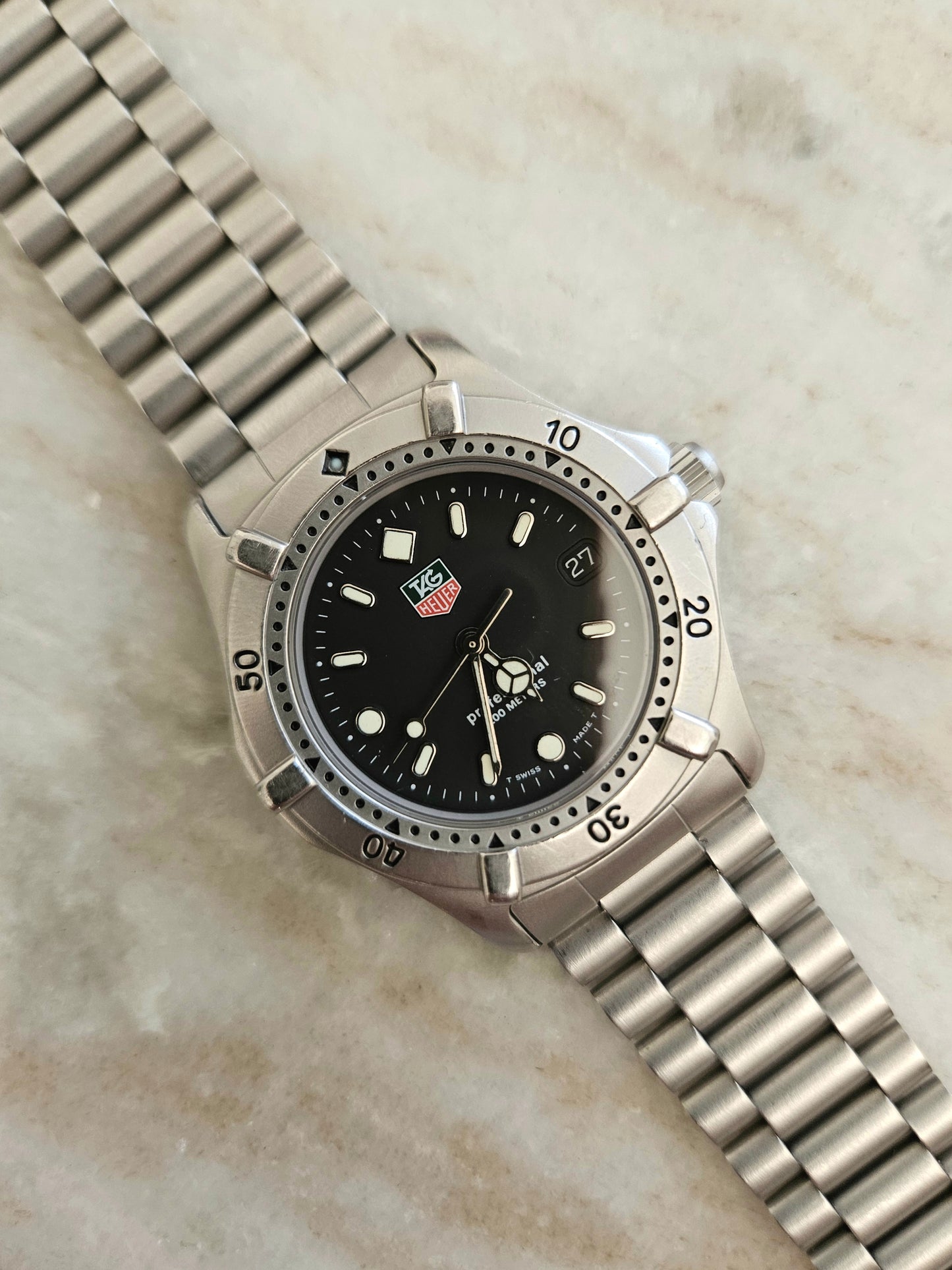 Tag Heuer 2000 WE1210-R Quartz Midsize Watch.